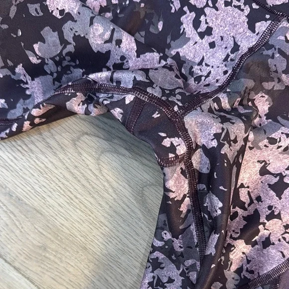 Women's Floral Print Leggings - Picture 9 of 14